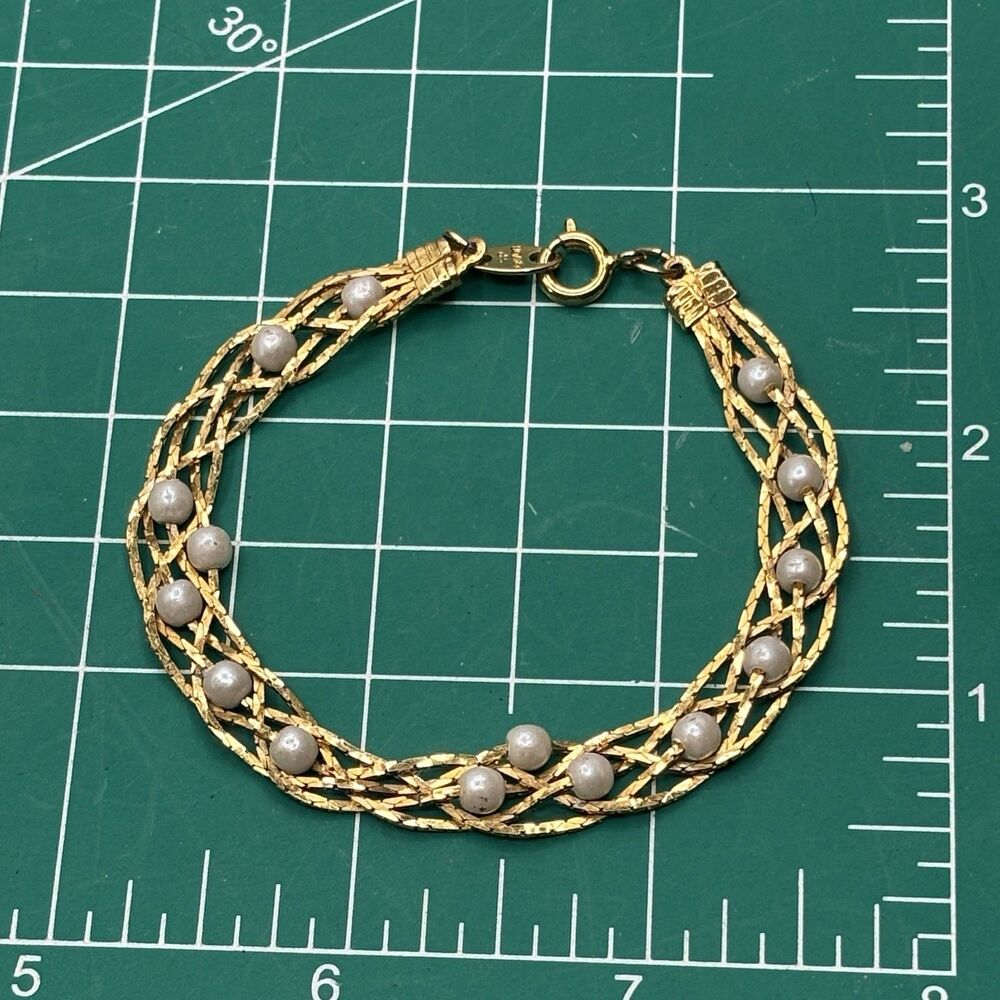 Vintage AVON Gold Tone Braided Chain Faux Pearl Bracelet 7โ